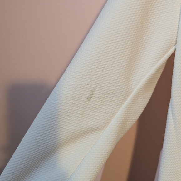 White plus size blazer - Picture 4 of 4